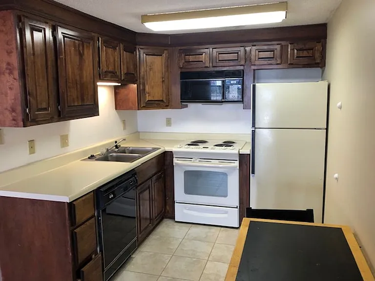 623 N Gloster St #315 — Photo 4