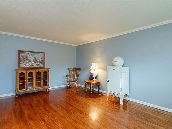 2nd image of 3707 Gleason Ave