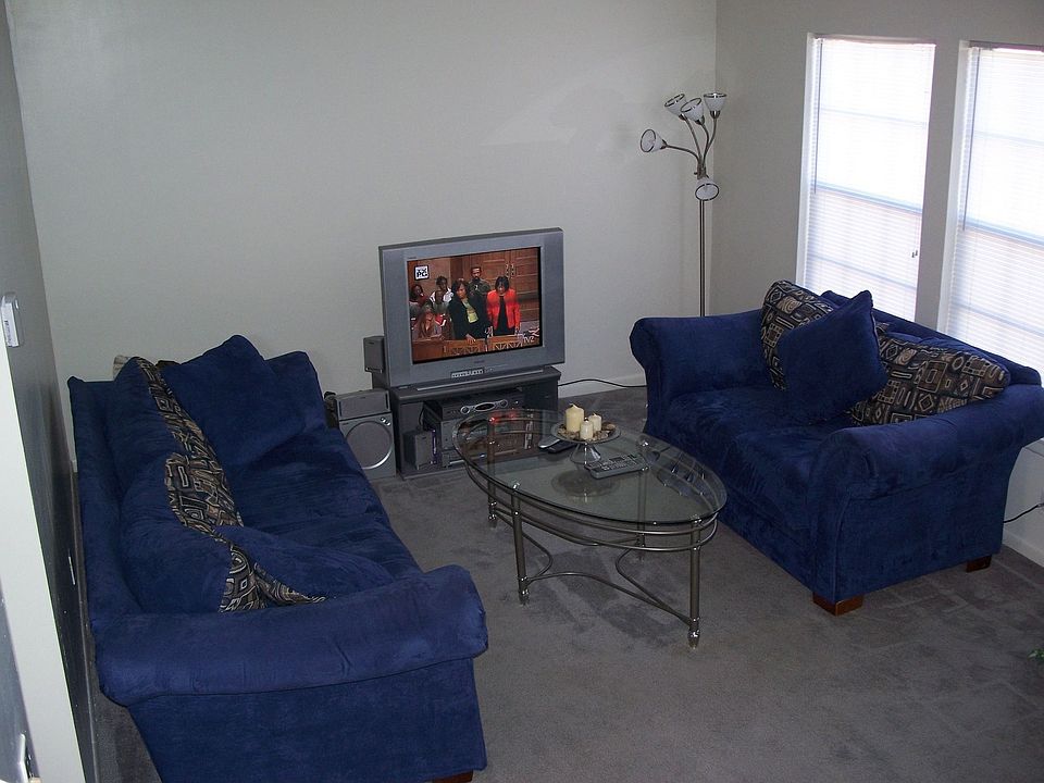 2nd image of 3051 Comte Ct