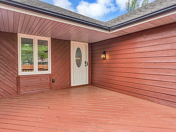 5th image of 1348 E Arlington Street