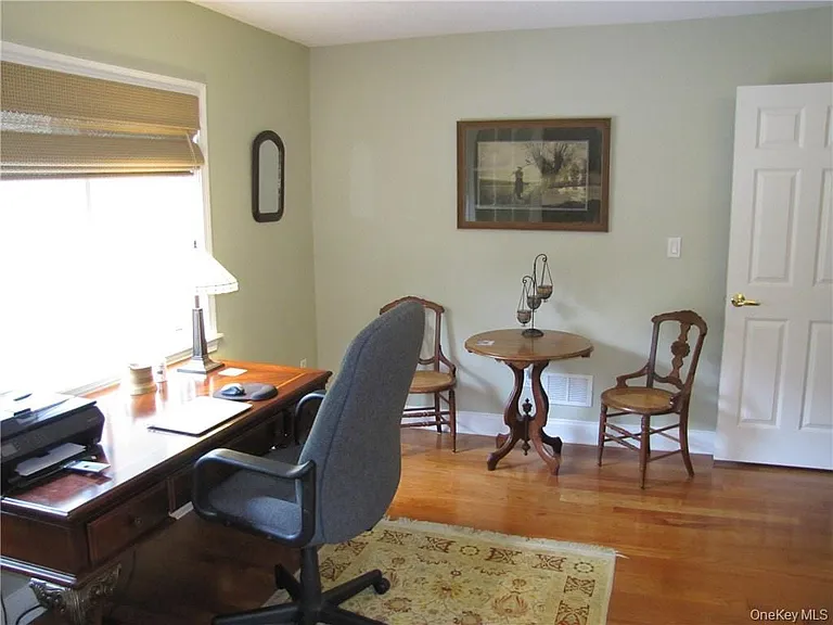 848 Heritage Hls — Photo 14