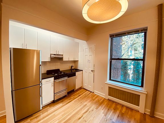 4th image of 447 W 56th St #3RE
