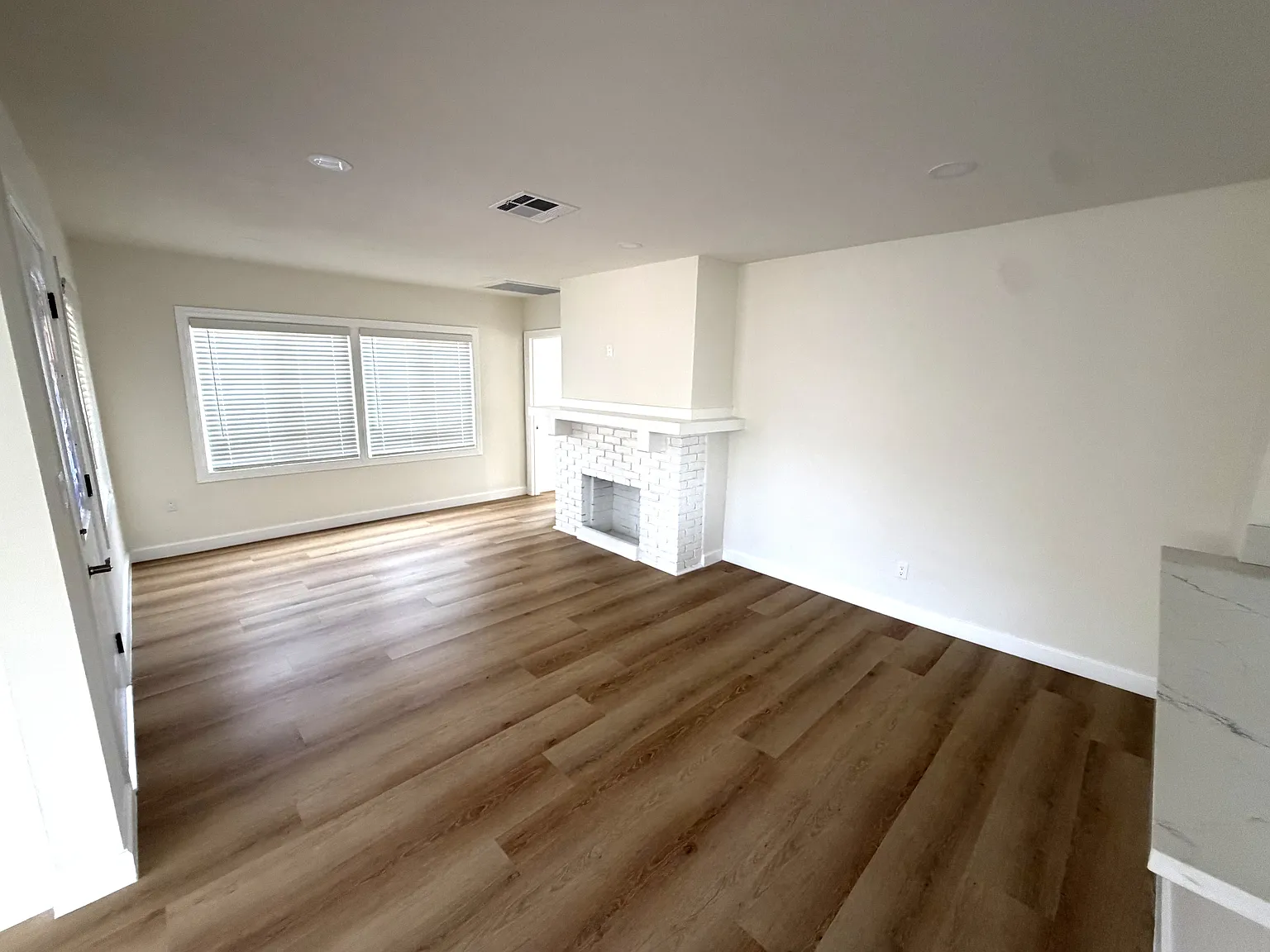 3 bed, 1234 sqft, $3,200 — Photo 3