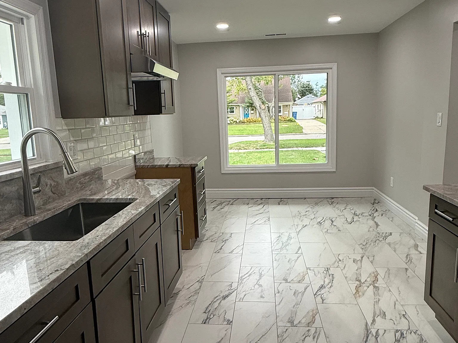 3 bed, 1104 sqft, $1,700 — Photo 3