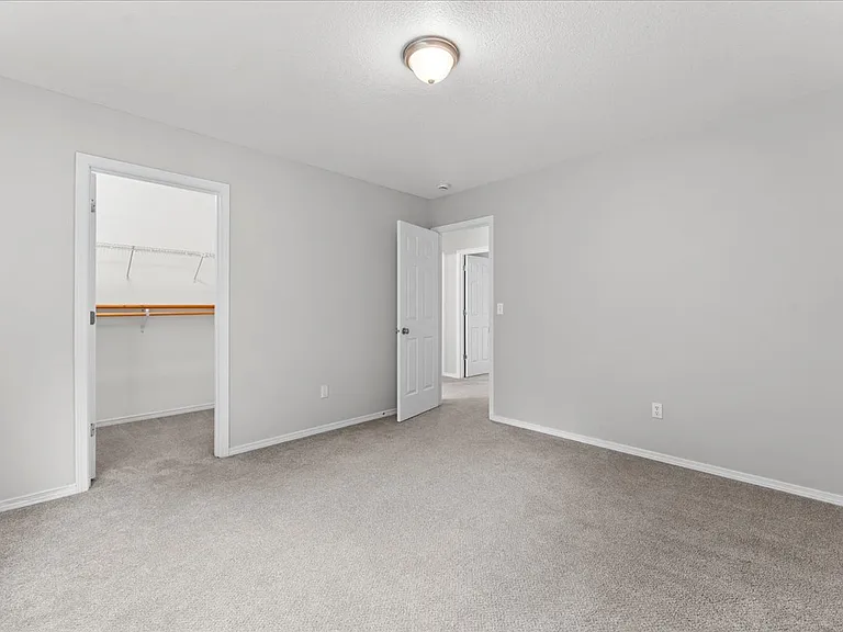 315 S 34th Pl — Photo 35
