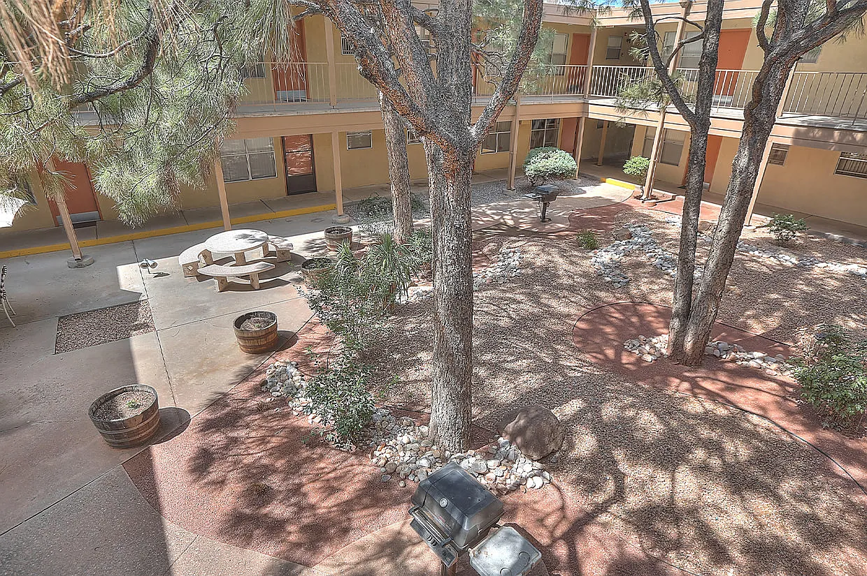 White Oak Apartments — Photo 2