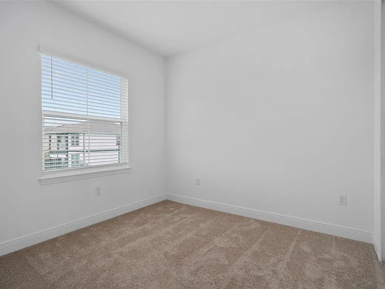 6573 Quest St — Photo 18