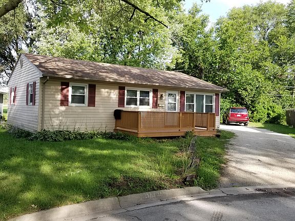 2nd image of 352 S Douglas Dr