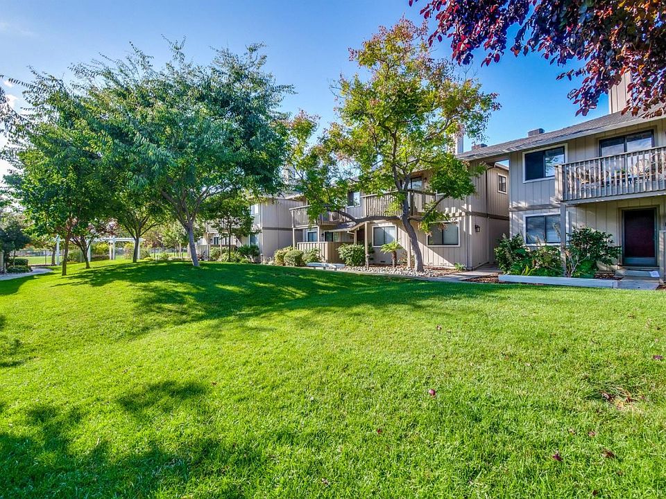 1st image of 18949 Sara Park Cir