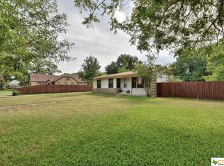 817 S Walnut Ave, Luling, TX 78648
