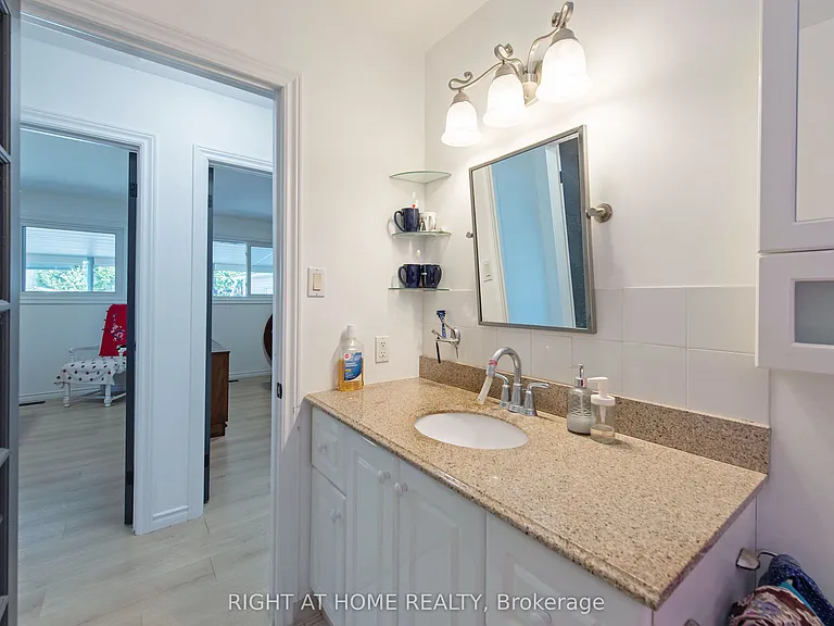 69 Alayne Cres — Photo 23