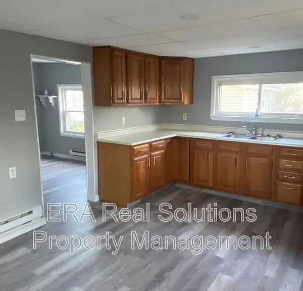 225 N 2nd St — Photo 6