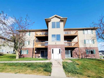 10 Zeller Xing APT 207, North Liberty, IA, 52317