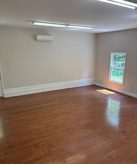 127 Stockton Ave — Photo 12