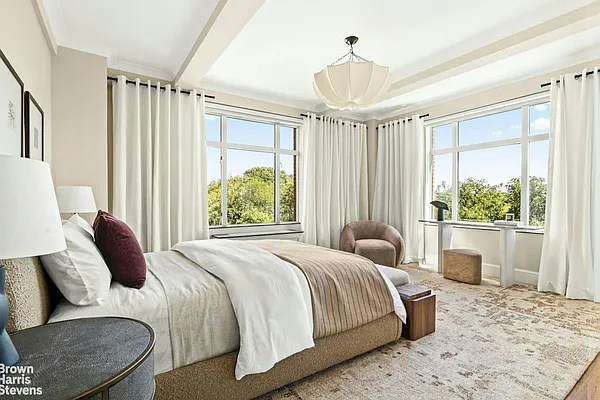 Bedroom, photo 1