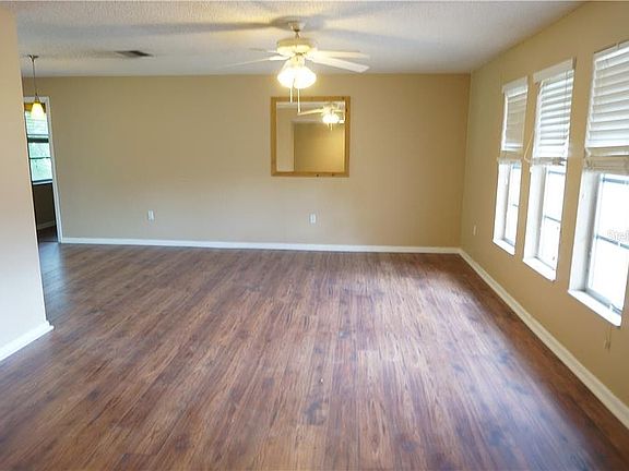 3rd image of 590 Grove Ave