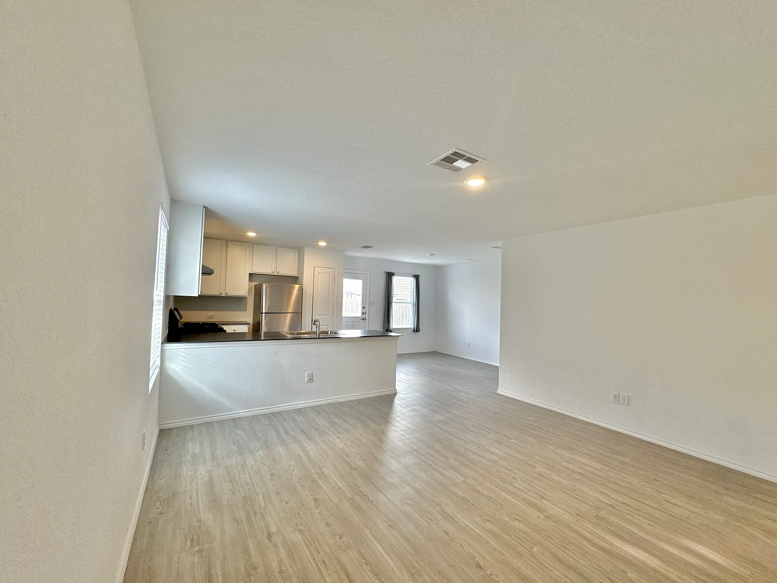 2657 Winterfell St — Photo 4