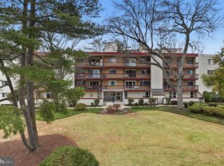 10300 Westlake Dr APT 404, Bethesda, MD 20817