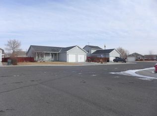 672 Oakwood Dr, Powell, WY 82435