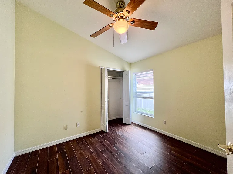 18110 Palm Breeze Dr — Photo 12