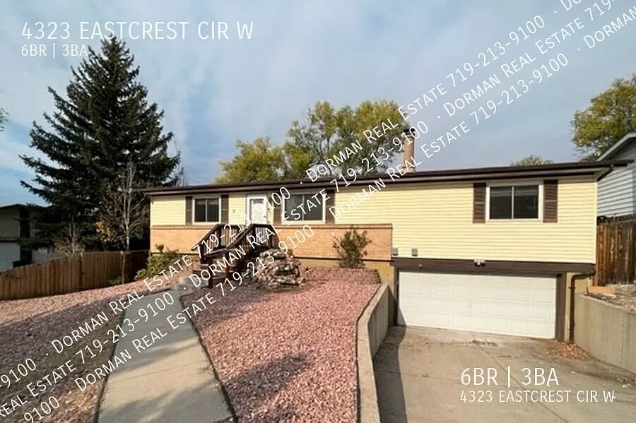 Spacious 6 Bedroom Home! — Photo 1