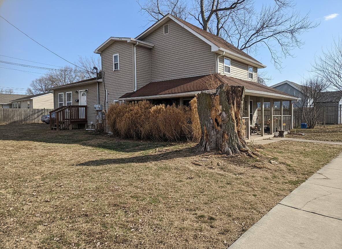 Listing photo 2 for 837 Clinton St