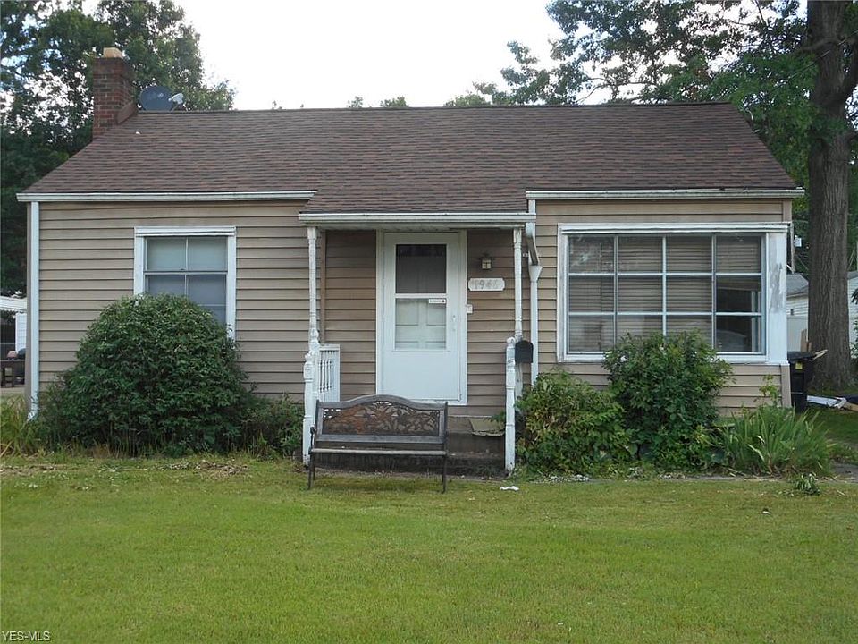 1st image of 1946 Clermont Ave NE