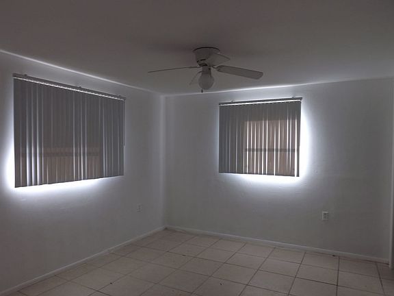2nd image of 3614 Oxford Dr