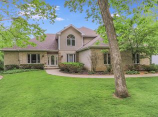 255 Smythe Dr, Williams Bay, WI