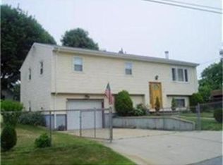 486 Smith St, Fall River, MA 02721