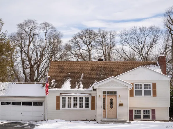 41 Foxhill Road, Valhalla, NY 10595