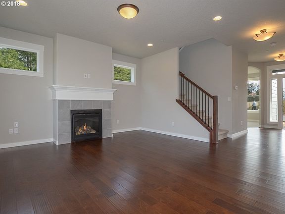 4th image of 4122 NE Tacoma Ct