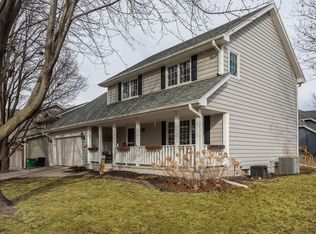4823 76th St, Urbandale, IA 50322