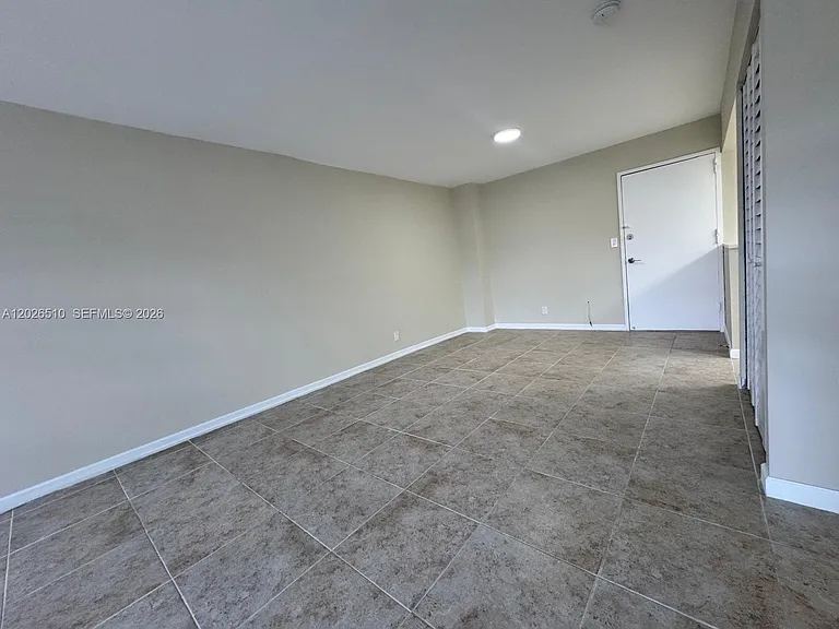 401 Golden Isles Dr #614 — Photo 23