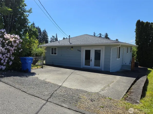1206 Sunrise Street, Kelso, WA 98626