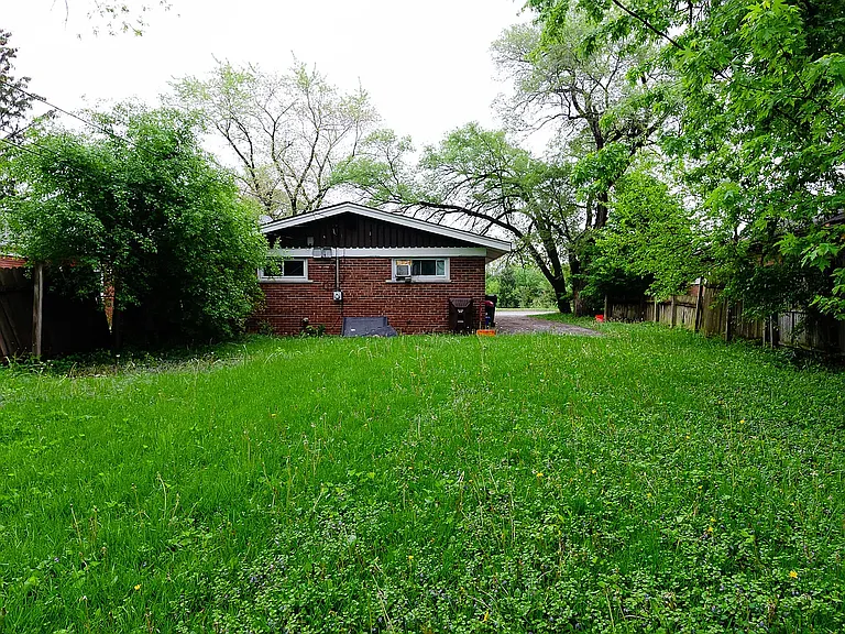 Mahoney Pkwy — Photo 2