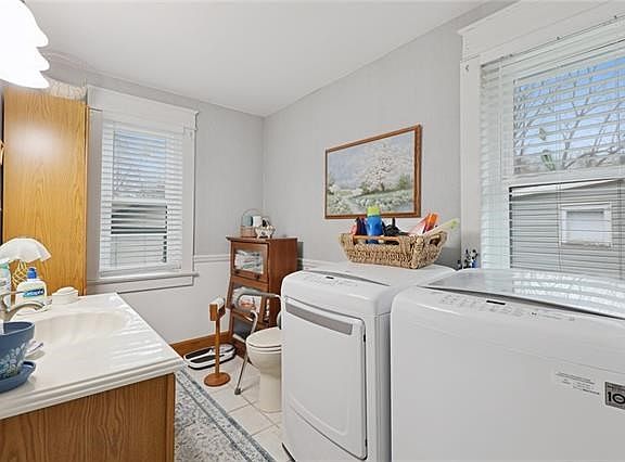 5th image of 816 S Grand Ave