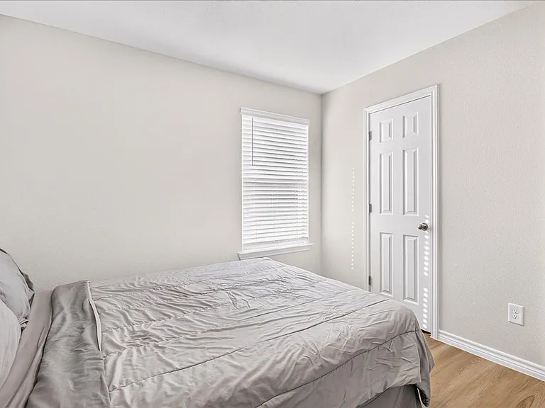 1638 Comfy Way — Photo 29