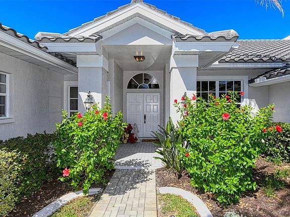 3rd image of 8467 Cypress Hollow Dr