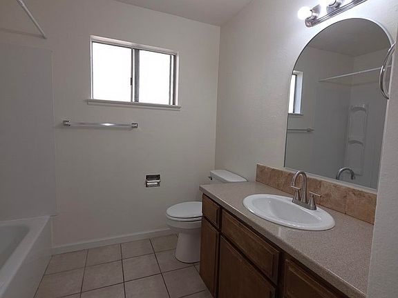 3rd image of 1160 Melton Dr APT 1