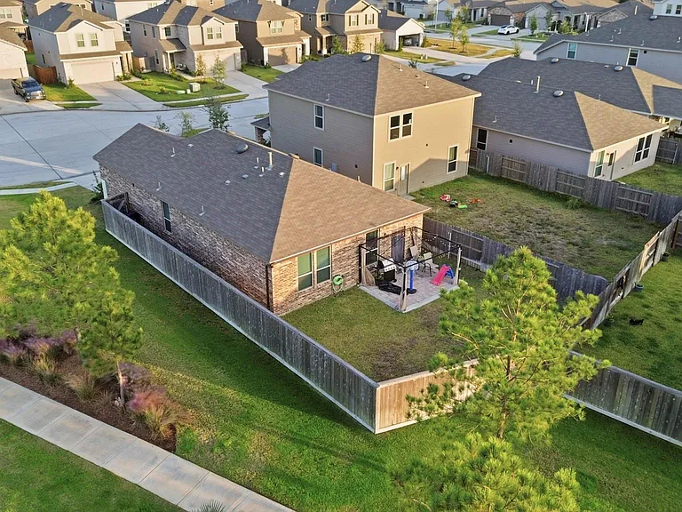 16306 Fontana Ct — Photo 27