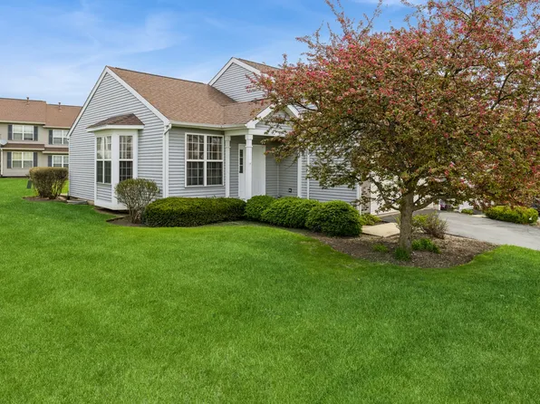 725 Duvall Dr, Woodstock, IL 60098