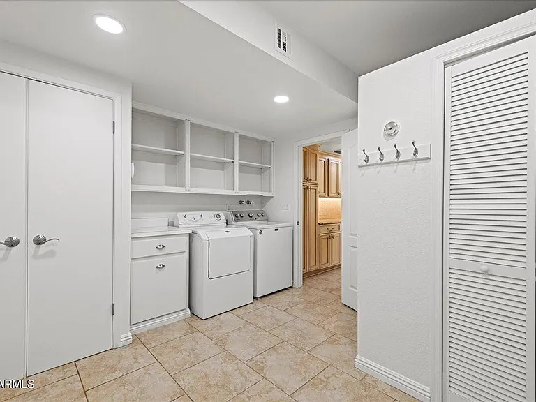 4327 N 69th Way — Photo 18