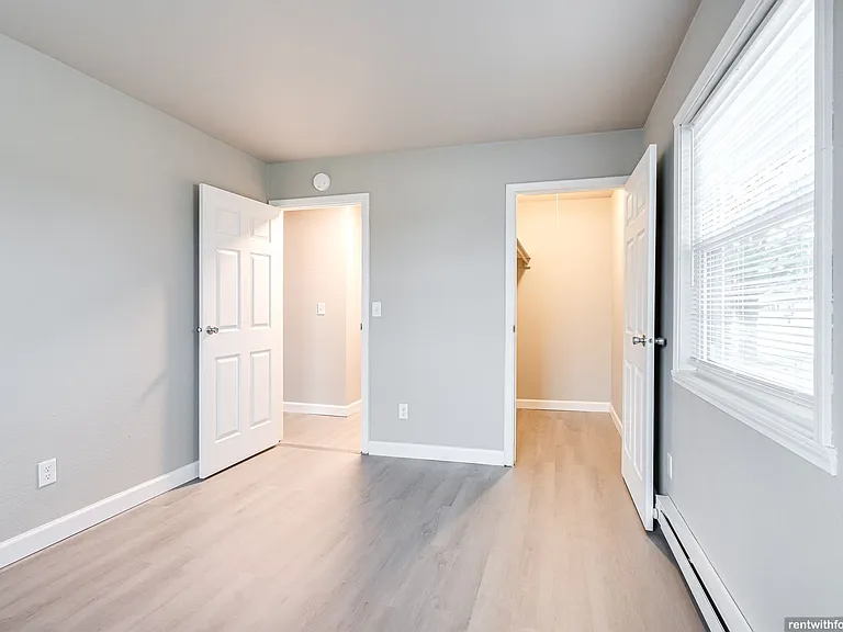 505 Oakridge Ln — Photo 8