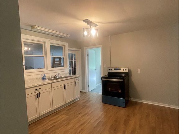 5th image of 43 Union St