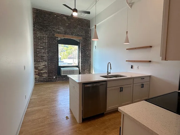 Enger Lofts — Photo 31