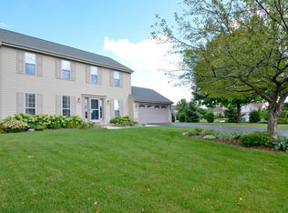 W171N10272 Wildrose Ln, Germantown, WI 53022