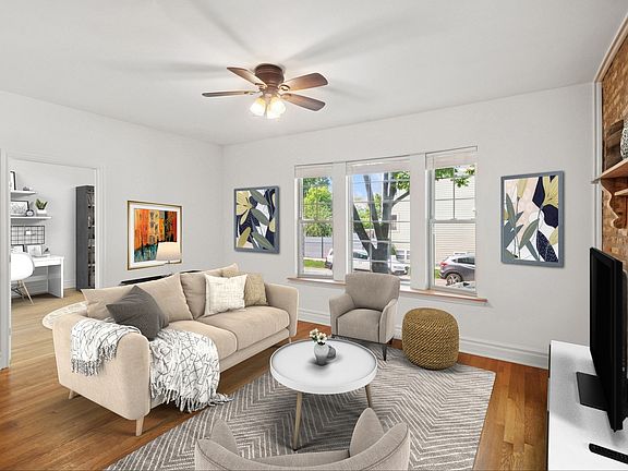 5th image of 3039 W Belle Plaine Ave APT 1