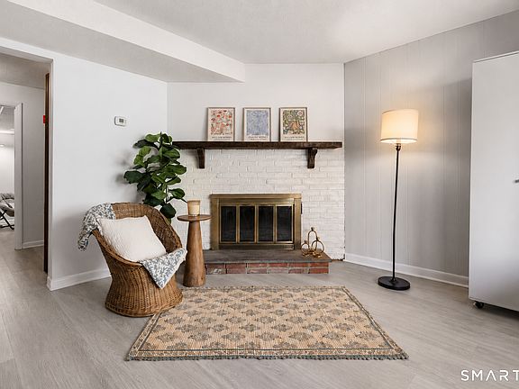 4th image of 65 Peddlars Drive #65