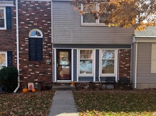 155 Jamestown Rd, Macomb, IL 61455